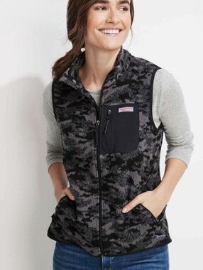 Vineyard Vines Camo Sherpa Harbor Vest - Black/Grey